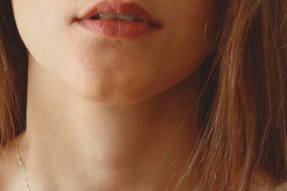 Le médaillon, ce petit bijou qui raconte les grandes histoires de famille